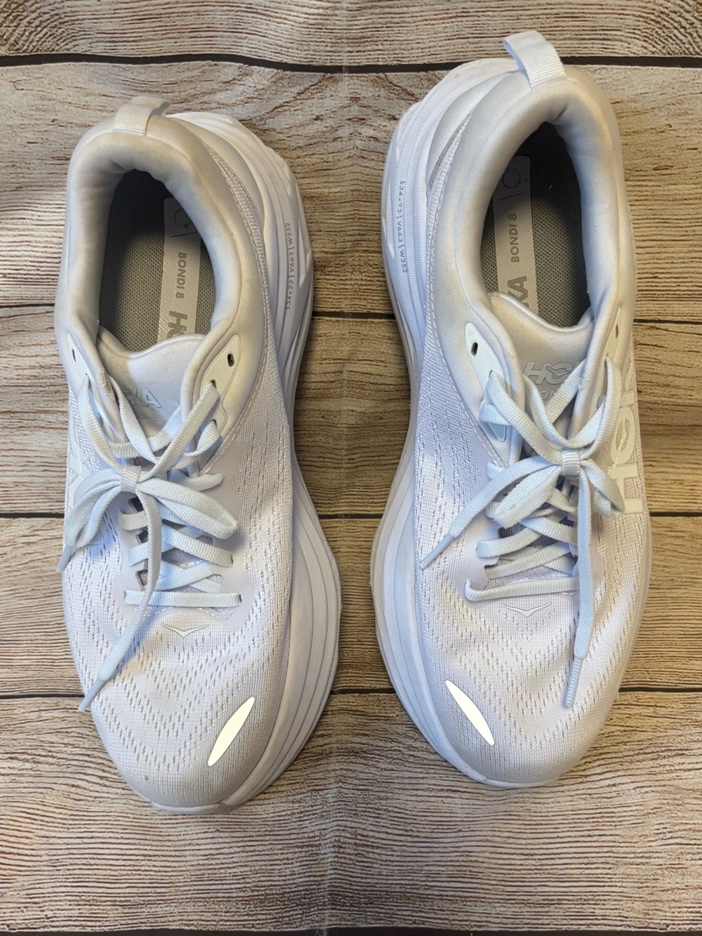 Hoka One One Bondi 8 Women’s White/White Mesh Running Shoes 1127952, size 10